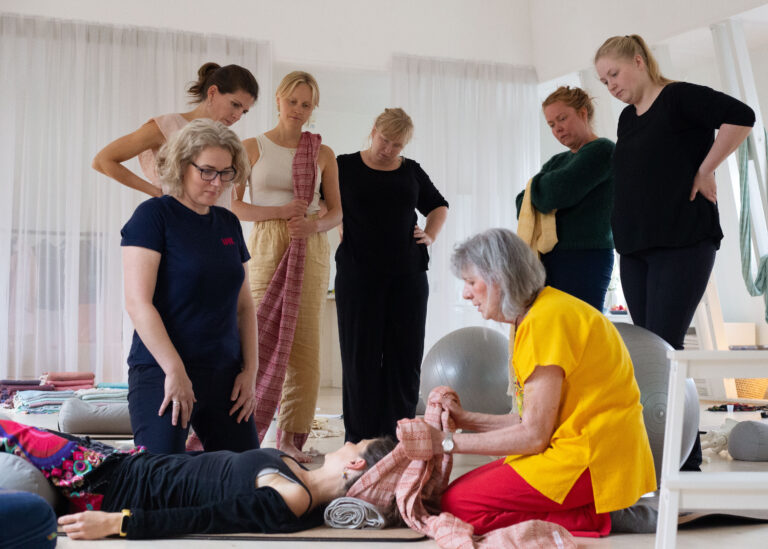 Magic of Rebozo workshop Learn strategies in the use of the rebozo